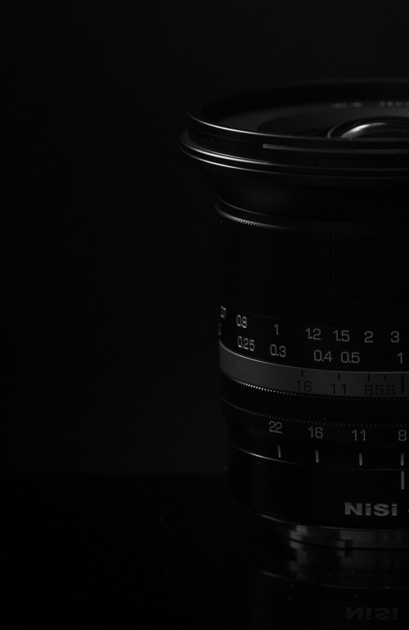 Объектив NiSi 15 mm f4 FF Aspherical для камер с байонетом Canon RF