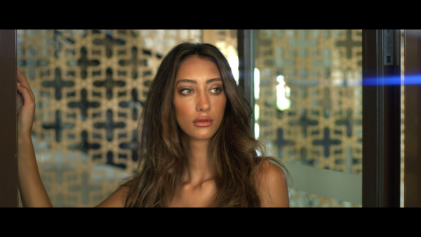 NiSi-Allure-Streak-Blue-Screen-Grab-6
